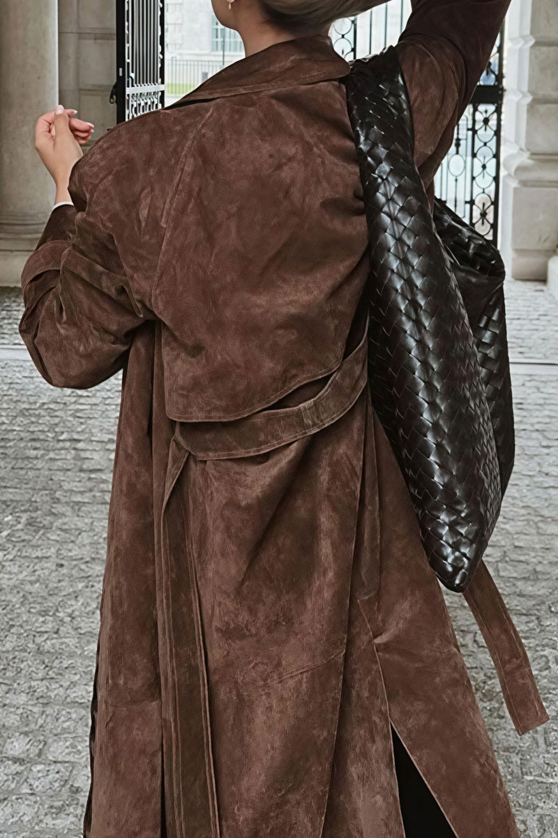 Well Tailored Coat with a Graceful Silhouette