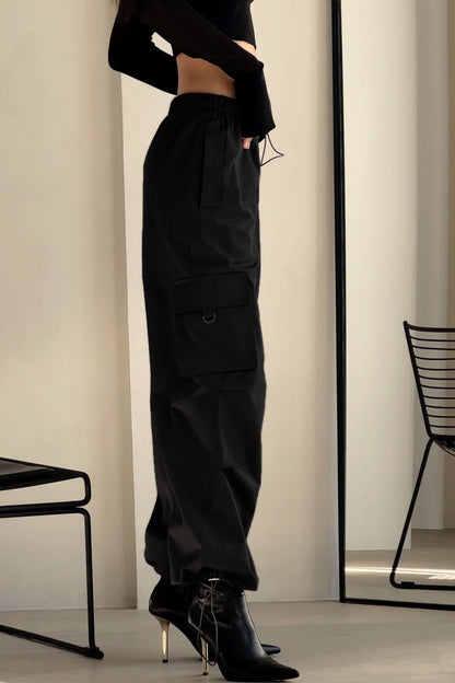 Well Tailored Pants with a Graceful Silhouette