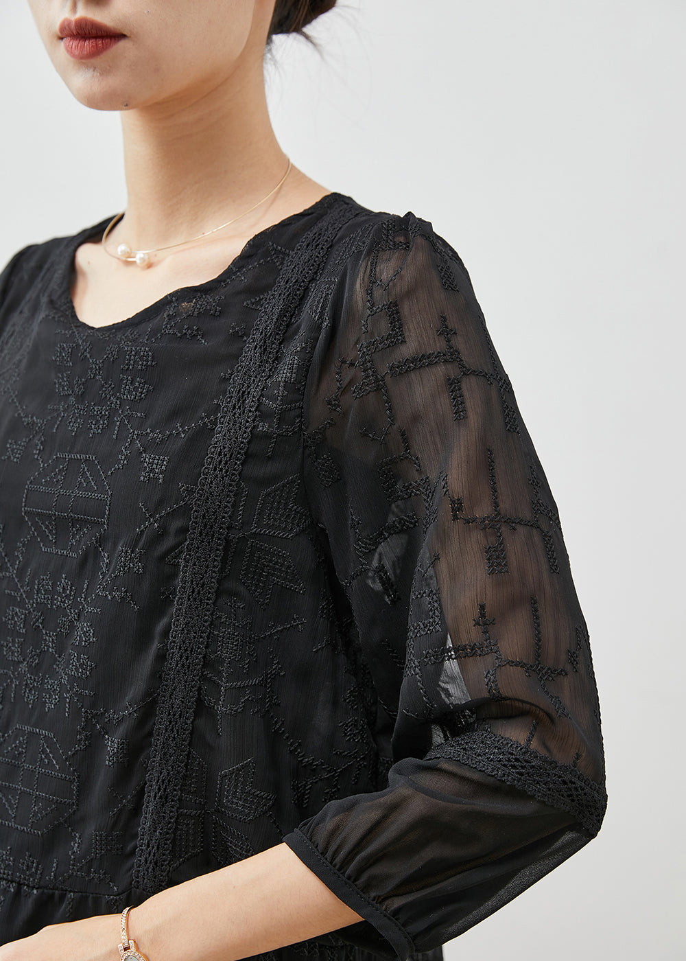 Elegantly Styled Blouse for Everyday Wear