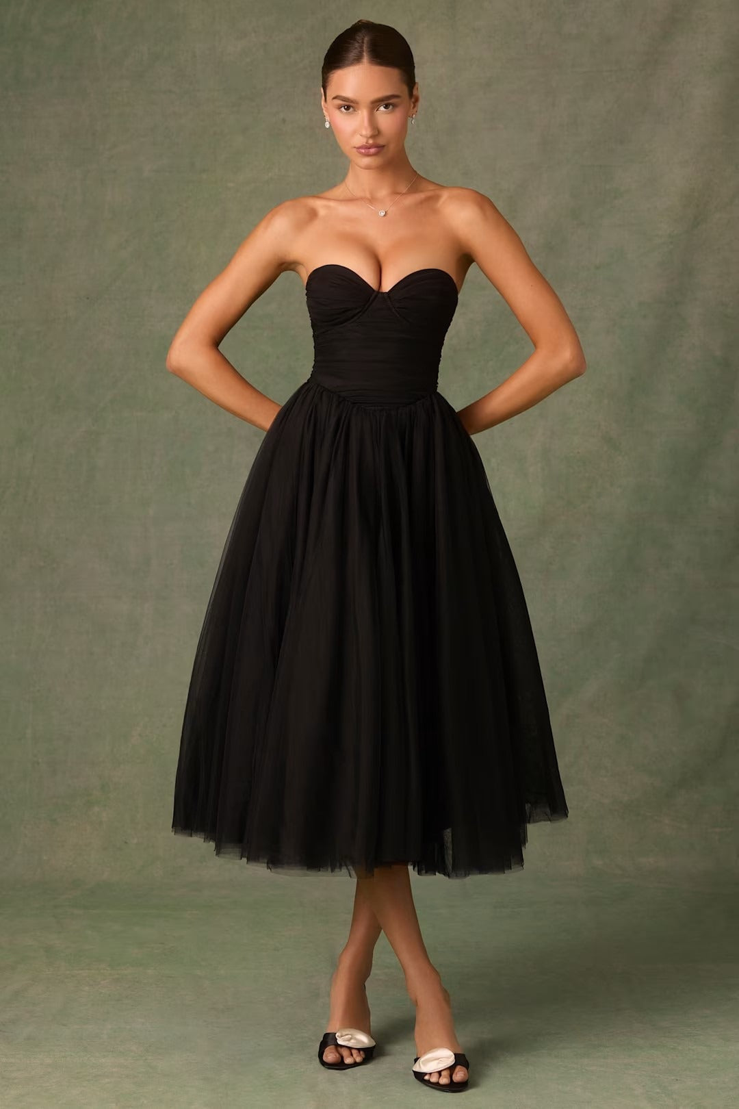 Classic Vintage Dress with a Flattering Fit