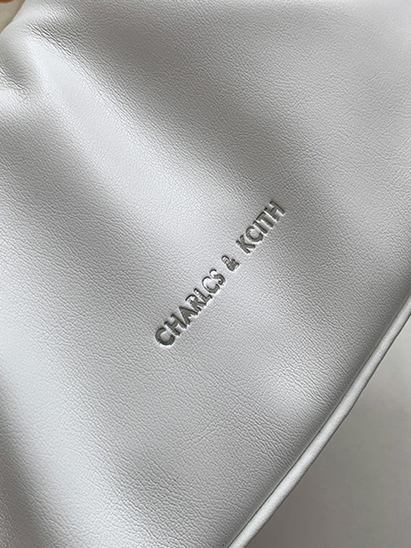 Gracefully Styled Bag for Any Occasion
