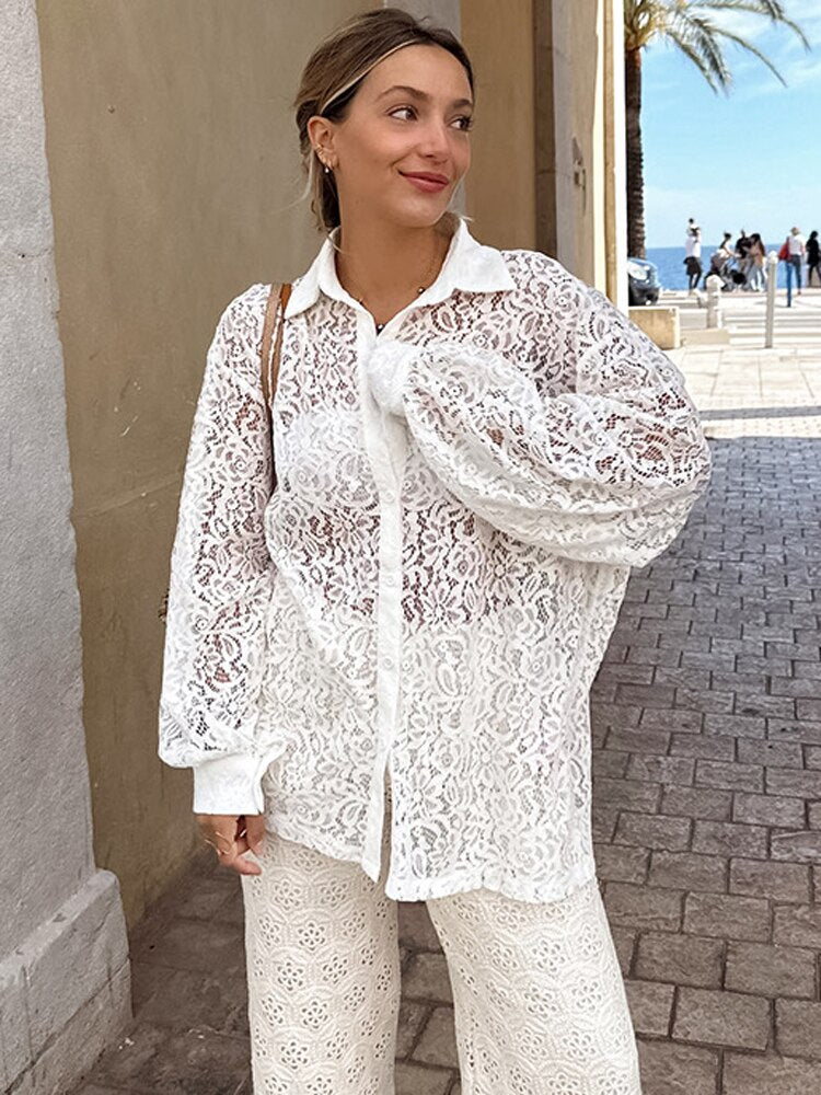 Classic Vintage Blouse with a Flattering Fit