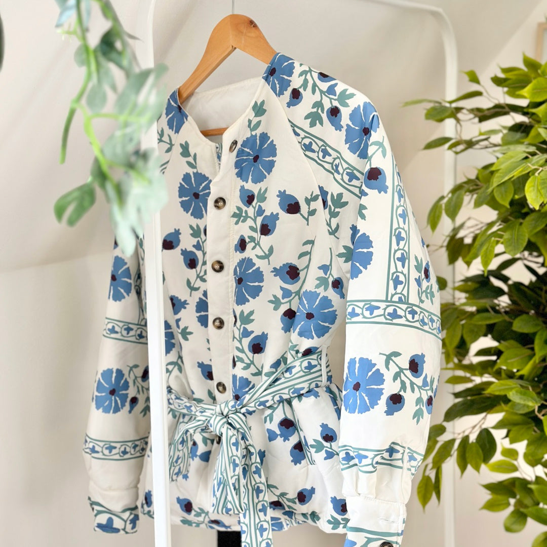Polished Jacket with an Effortless Classic Look
