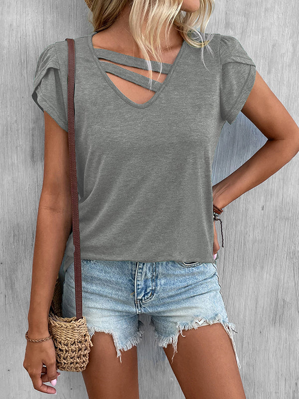 Effortlessly Elegant T-Shirt with a Timeless Design
