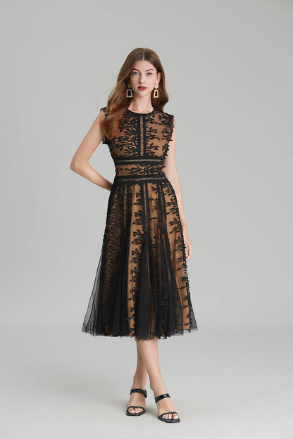 Well Tailored Dress with a Graceful Silhouette