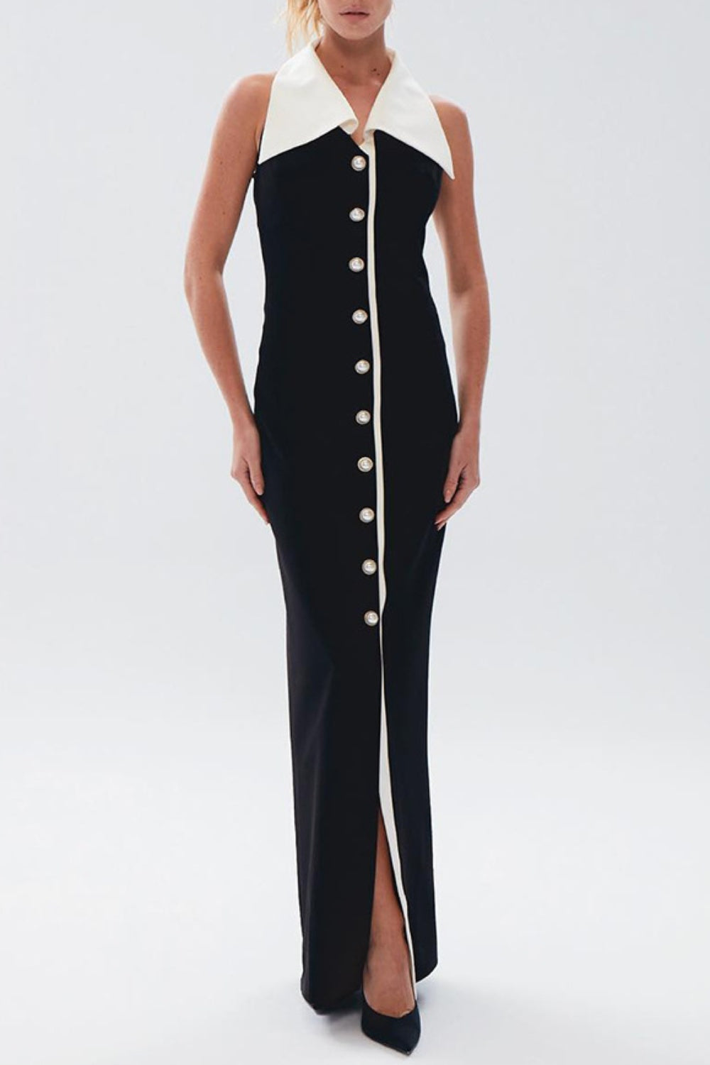 Beautifully Finished Dress in a Timeless Design