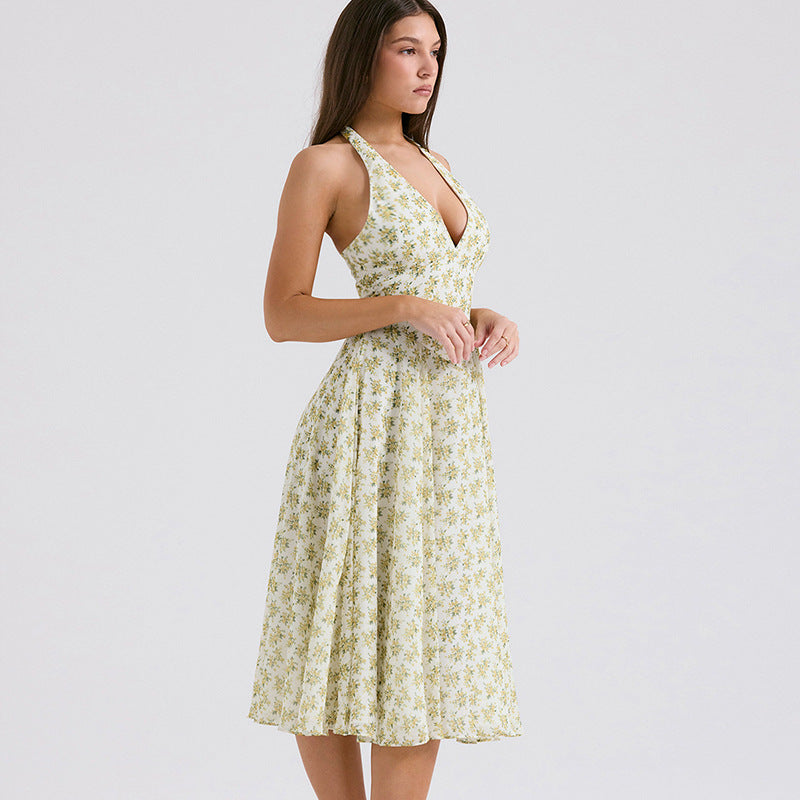 Effortlessly Elegant Dress with a Timeless Design