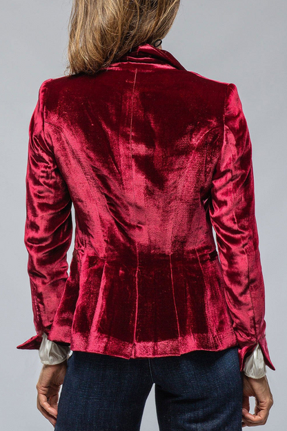 Classic Vintage & Enduringly Stylish Garment