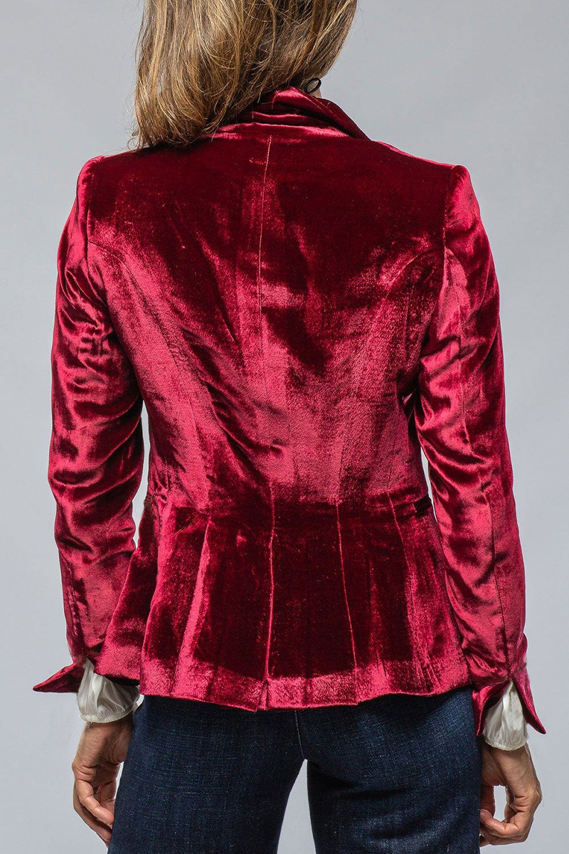 Classic Vintage & Enduringly Stylish Garment