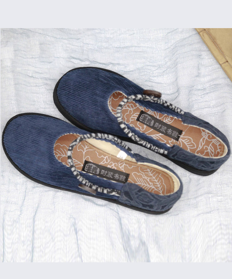 Classic Vintage Shoes with a Flattering Fit