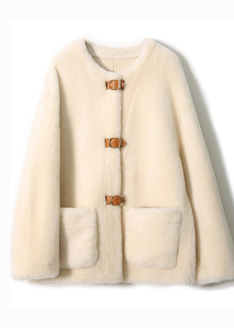 Beautifully Finished Coat in a Timeless Design
