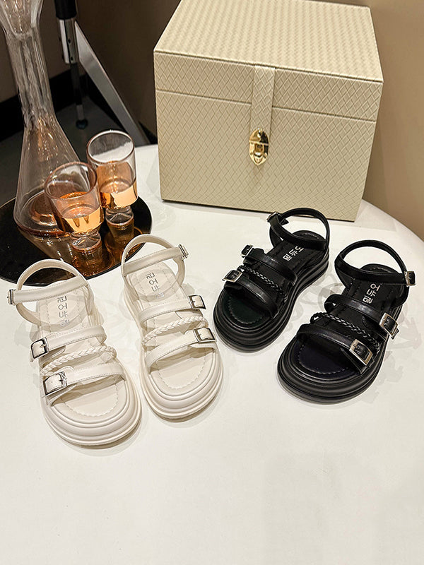 Classic Vintage Sandals with a Flattering Fit