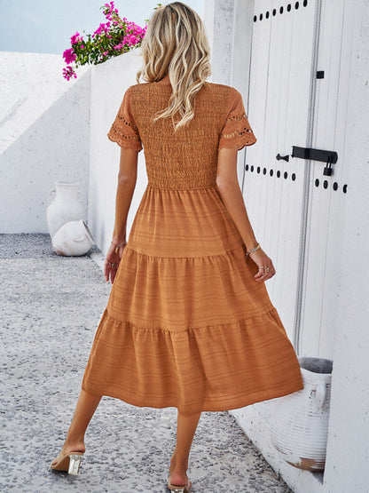 Effortlessly Elegant Dress with a Timeless Design