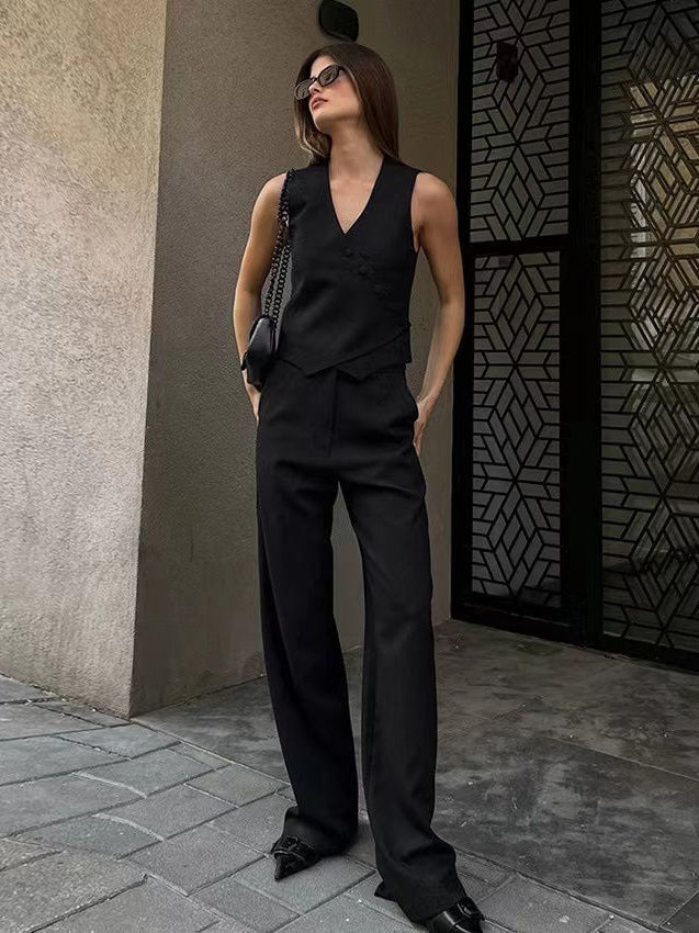 Sophisticated Pants with a Clean Classic Look