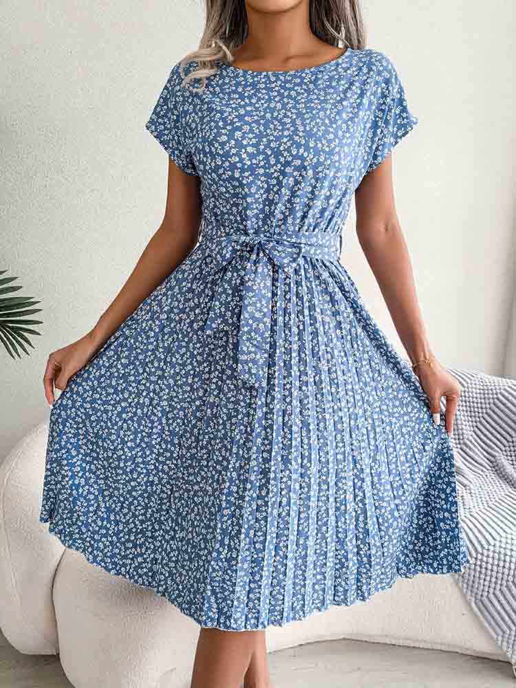 Polished Dress with an Effortless Classic Look