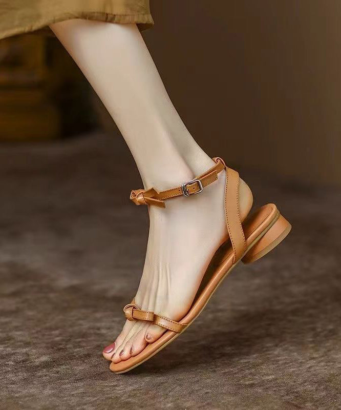 Effortlessly Elegant Sandals with a Timeless Design