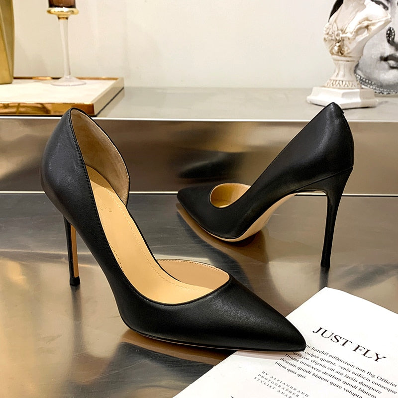 Well Tailored Heels with a Graceful Silhouette