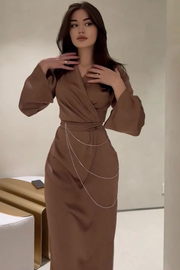 Beautifully Crafted Dress in a Classic Style