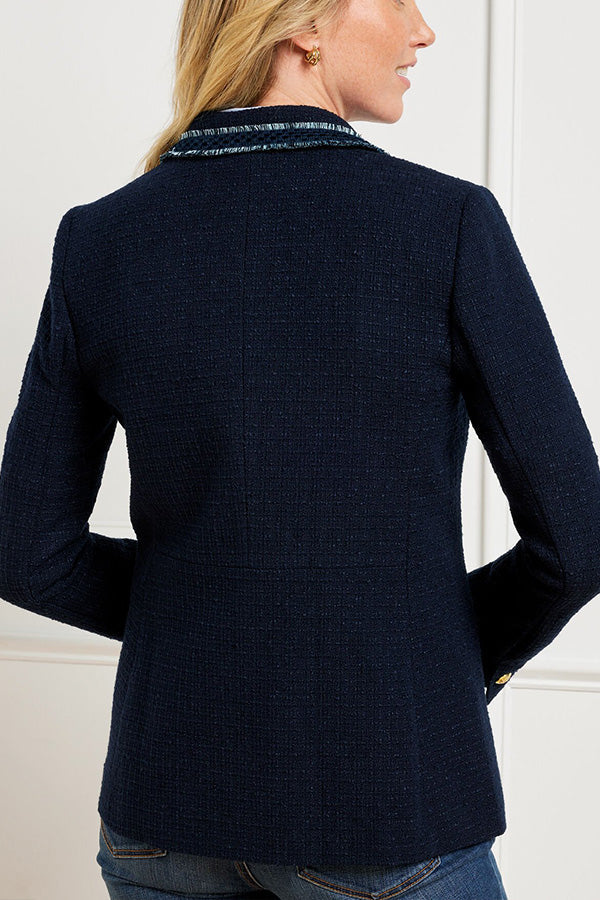 Well Tailored Jacket with a Graceful Silhouette