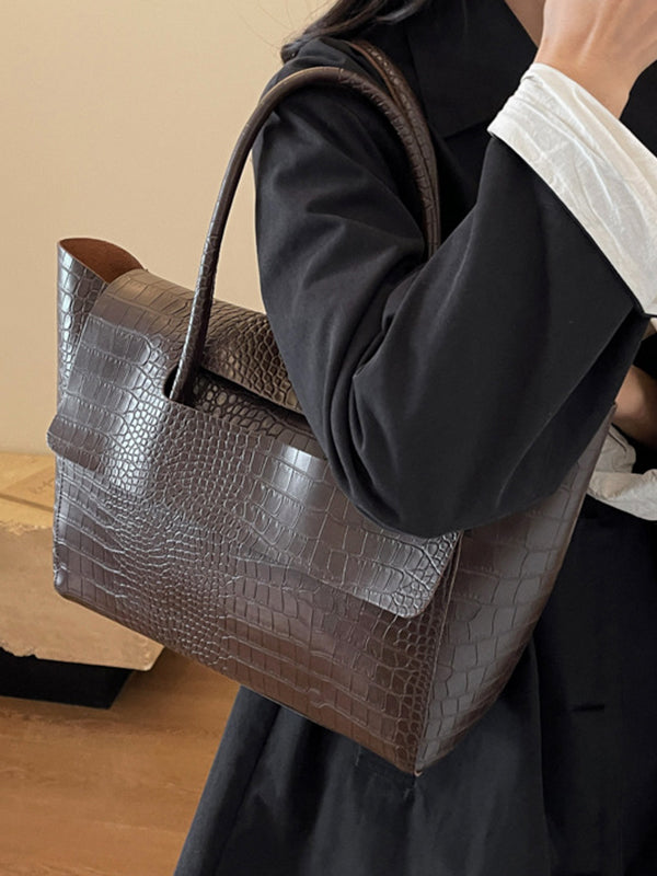 Beautifully Finished Bag in a Timeless Design