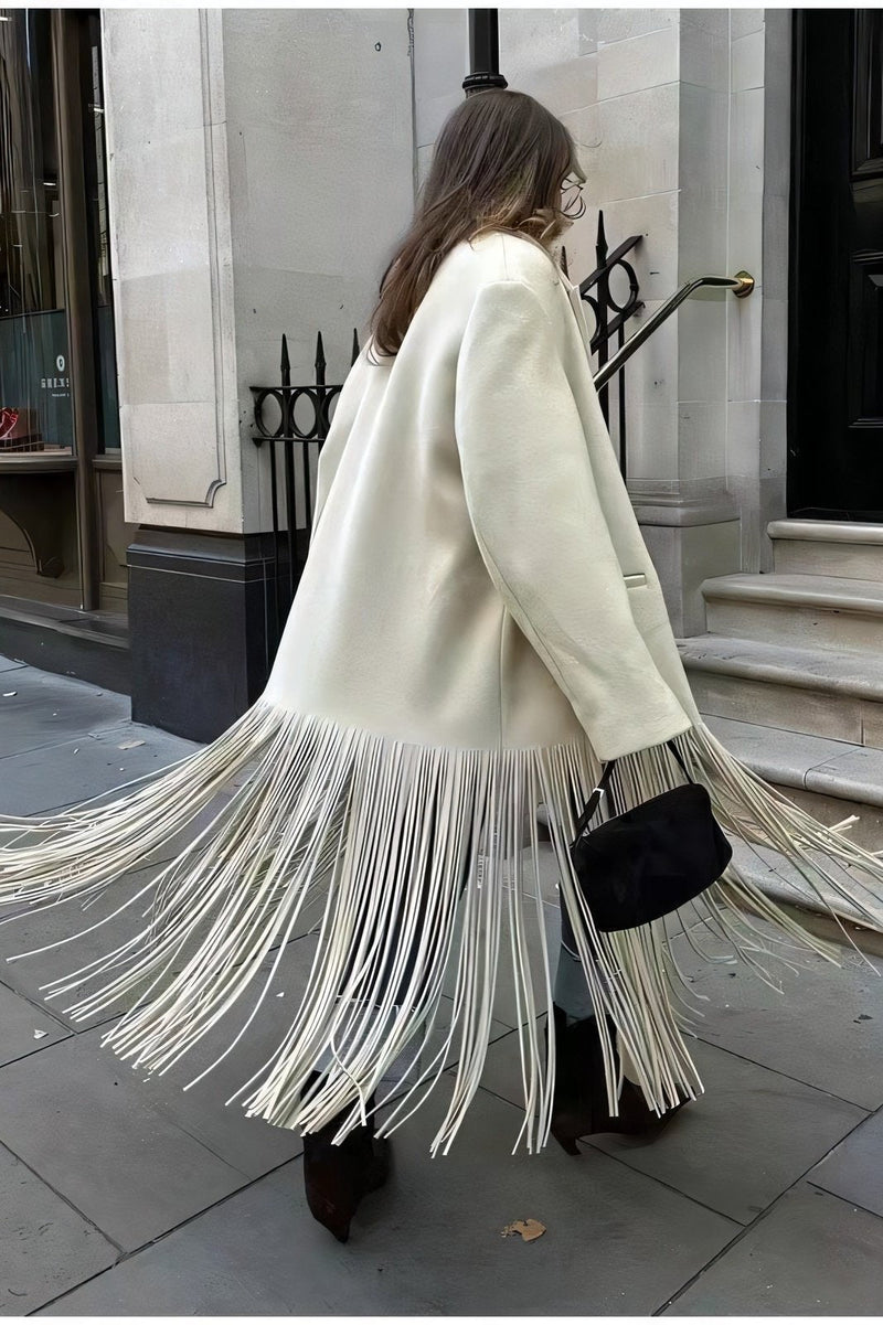 Well Tailored Coat with a Graceful Silhouette