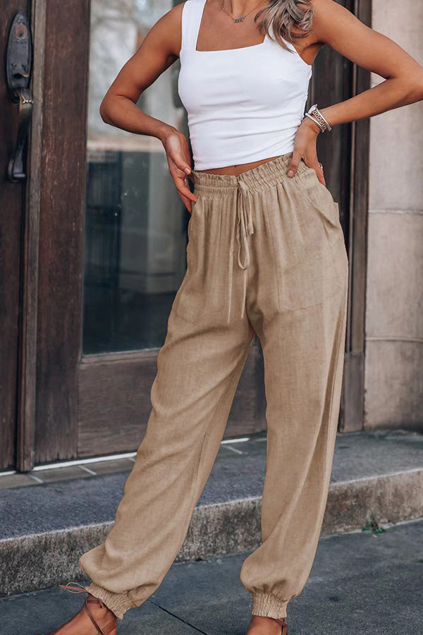 Effortlessly Elegant Trousers with a Timeless Design