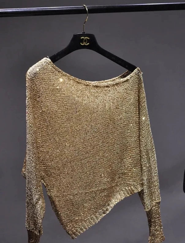 Effortlessly Elegant Top with a Timeless Design
