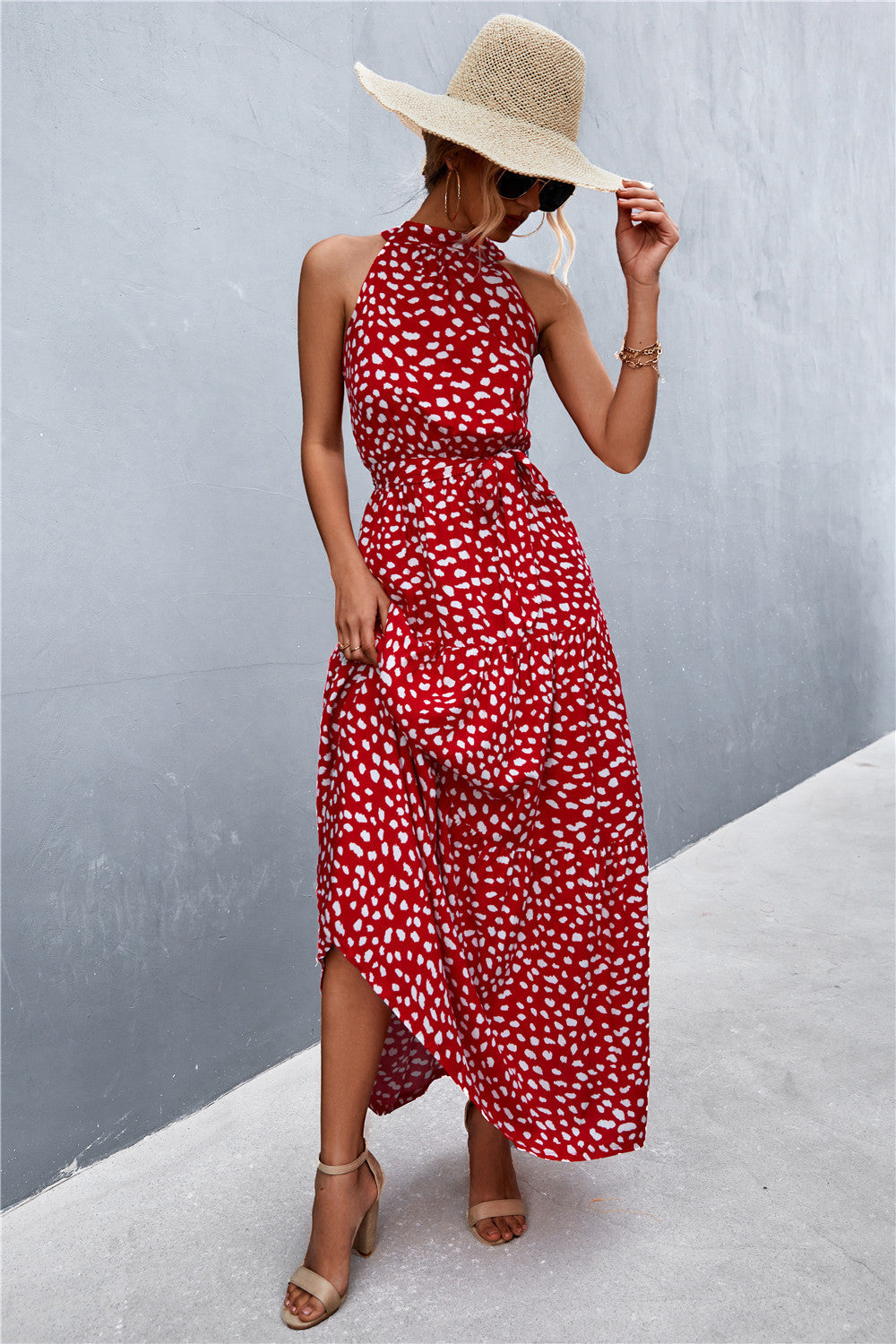 Beautifully Finished Dress in a Timeless Design