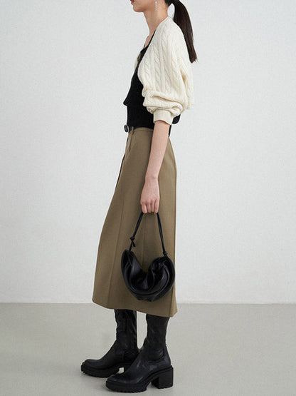 Well Tailored Garment with a Graceful Silhouette