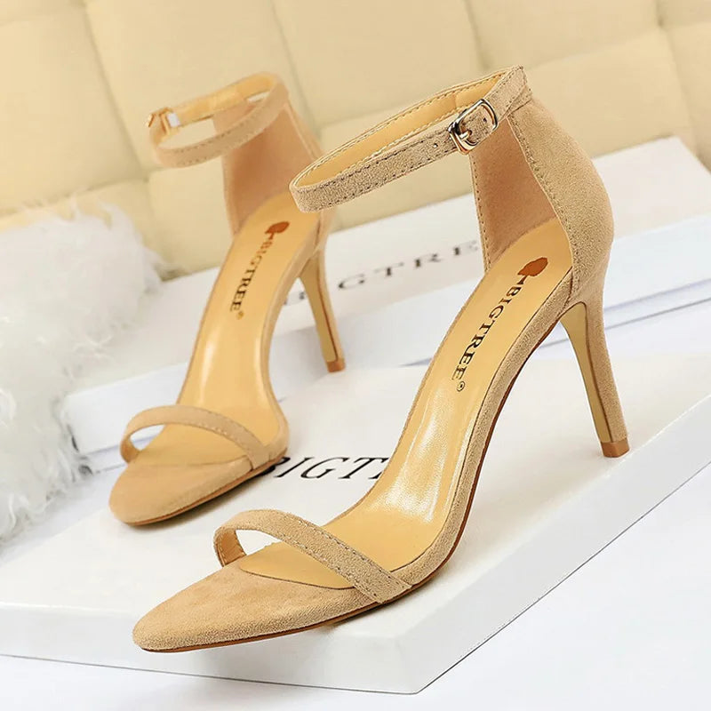 A Vintage Style Shoes with Delicate Timeless Details