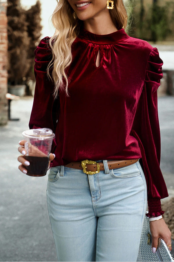 Classic Vintage Blouse with a Flattering Fit