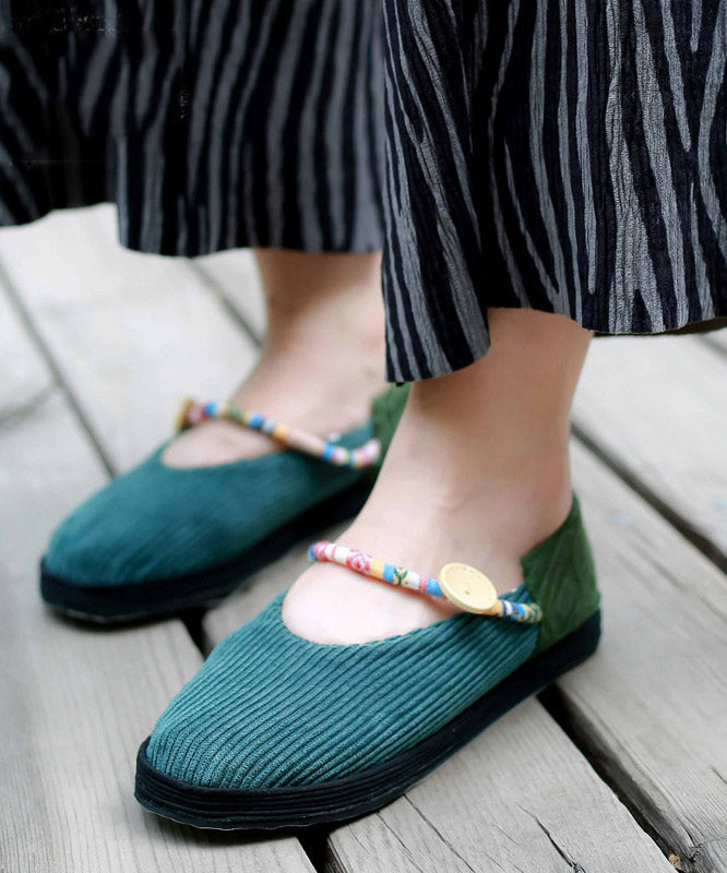 Classic Vintage Shoes with a Flattering Fit