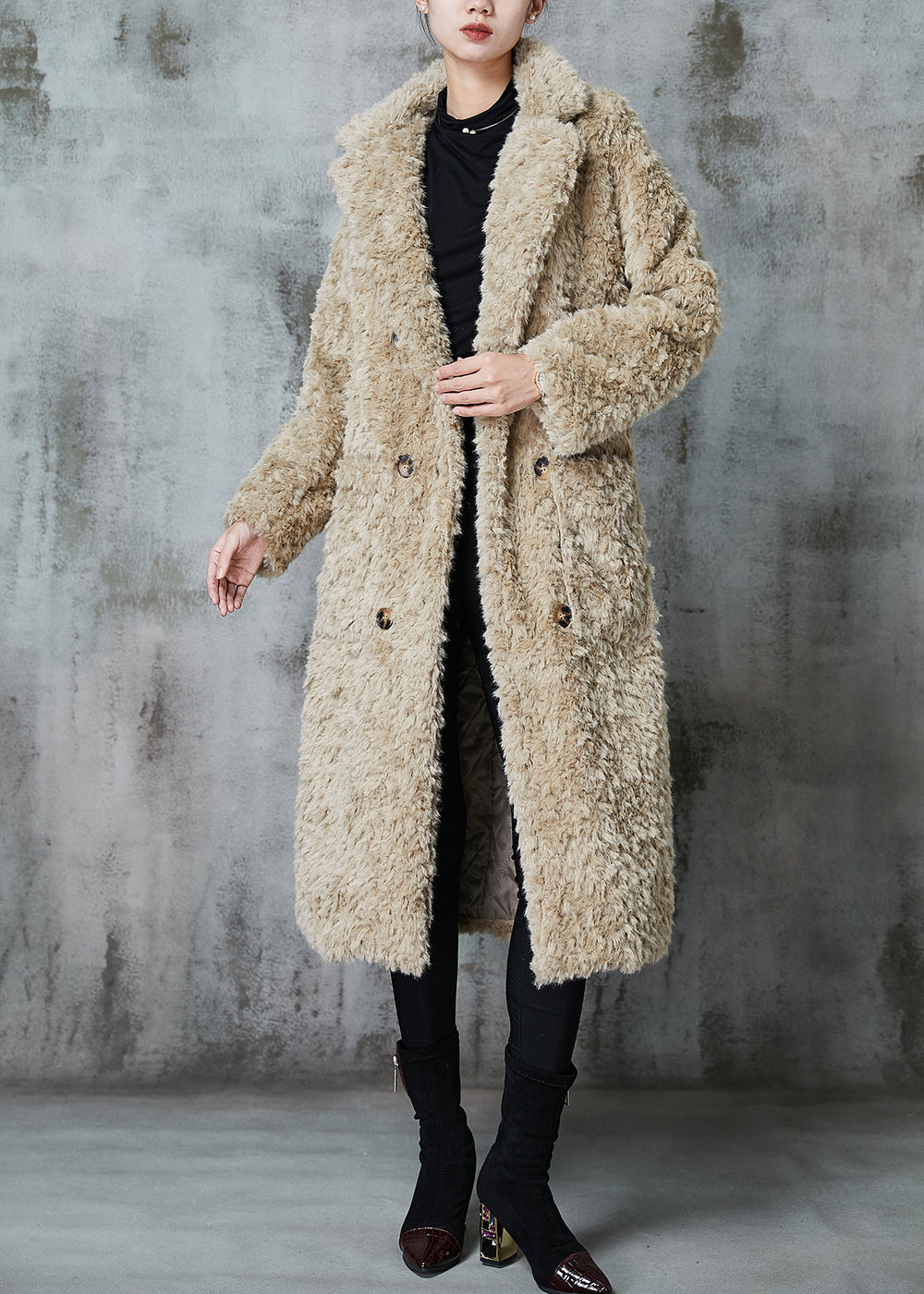 Elegantly Styled Coat for Everyday Wear