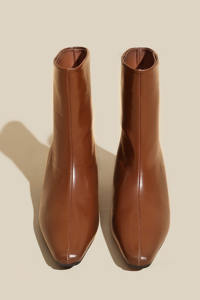 Elegantly Styled Boots for Everyday Wear