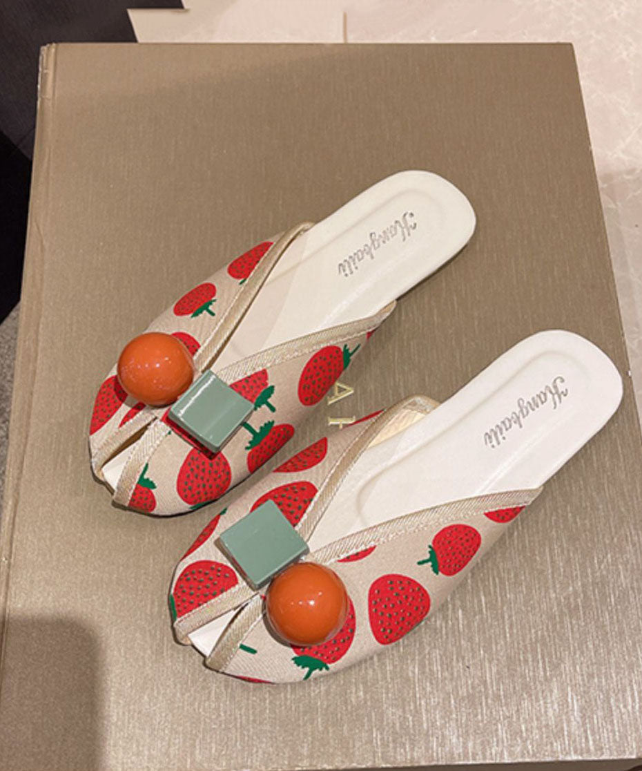 Well Tailored Sandals with a Graceful Silhouette