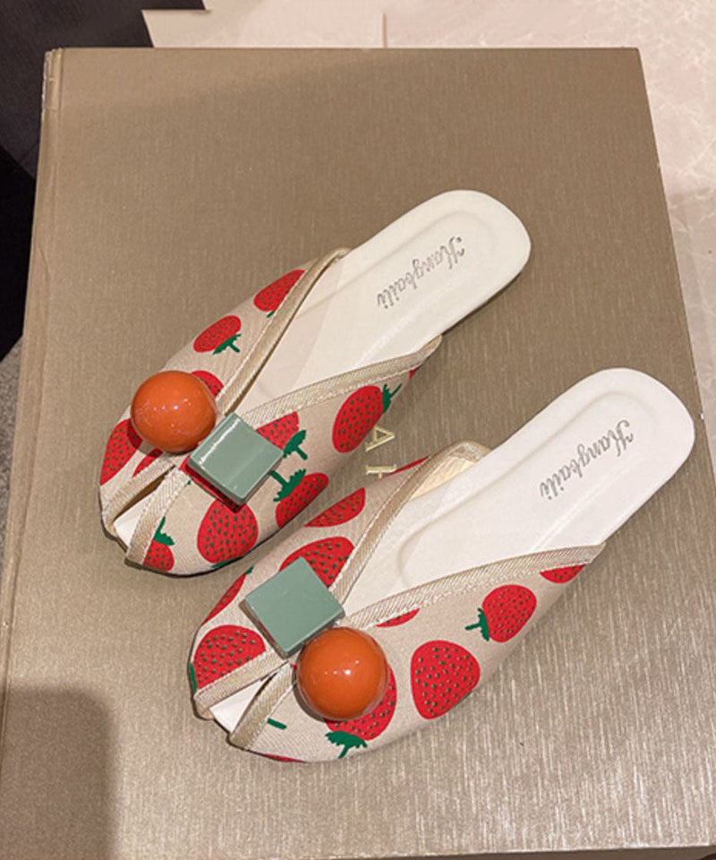 Well Tailored Sandals with a Graceful Silhouette
