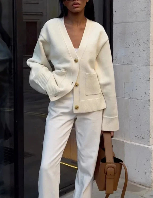 Classic Vintage & Enduringly Stylish Cardigan