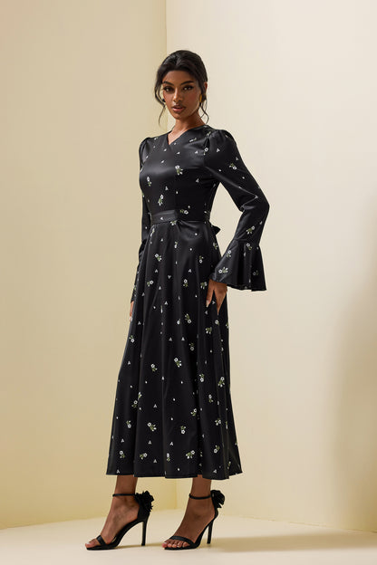 Classic Vintage Dress with a Flattering Fit