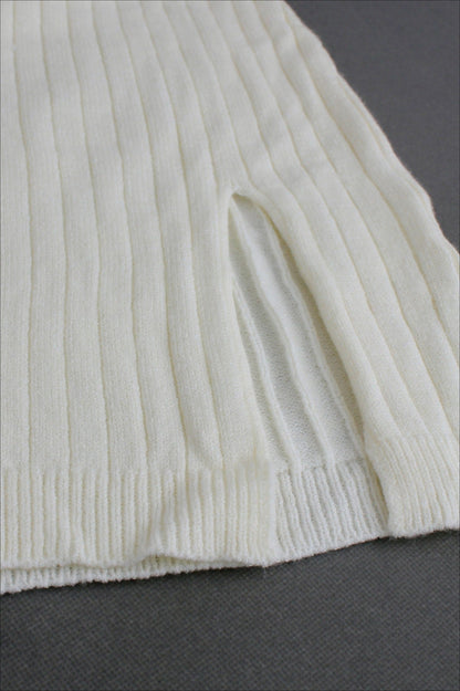 Well Tailored Sweater with a Graceful Silhouette