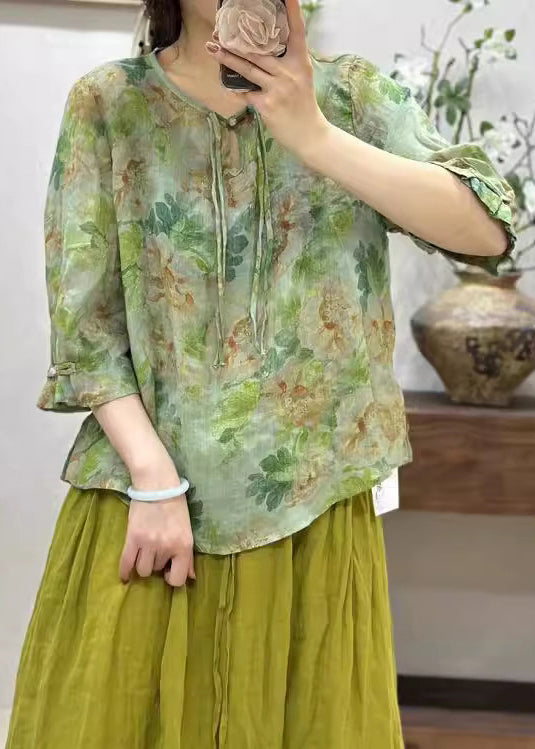 Classic Vintage Shirt with a Flattering Fit