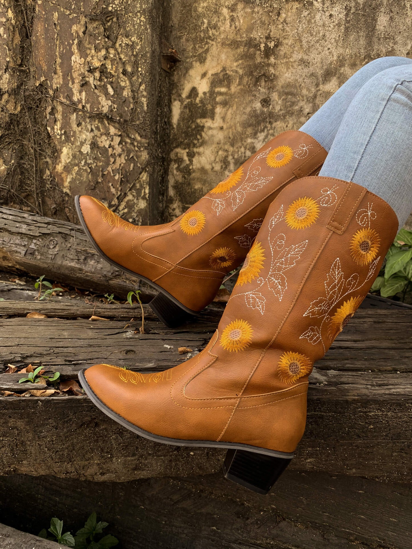 Gracefully Styled Boots for Any Occasion