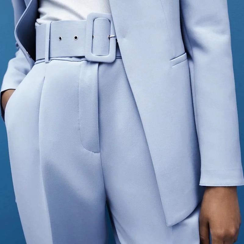Classic Vintage Pants with a Flattering Fit