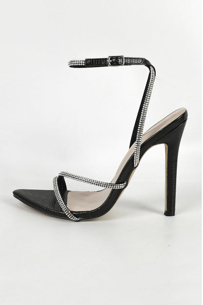Effortlessly Elegant Heels with a Timeless Design