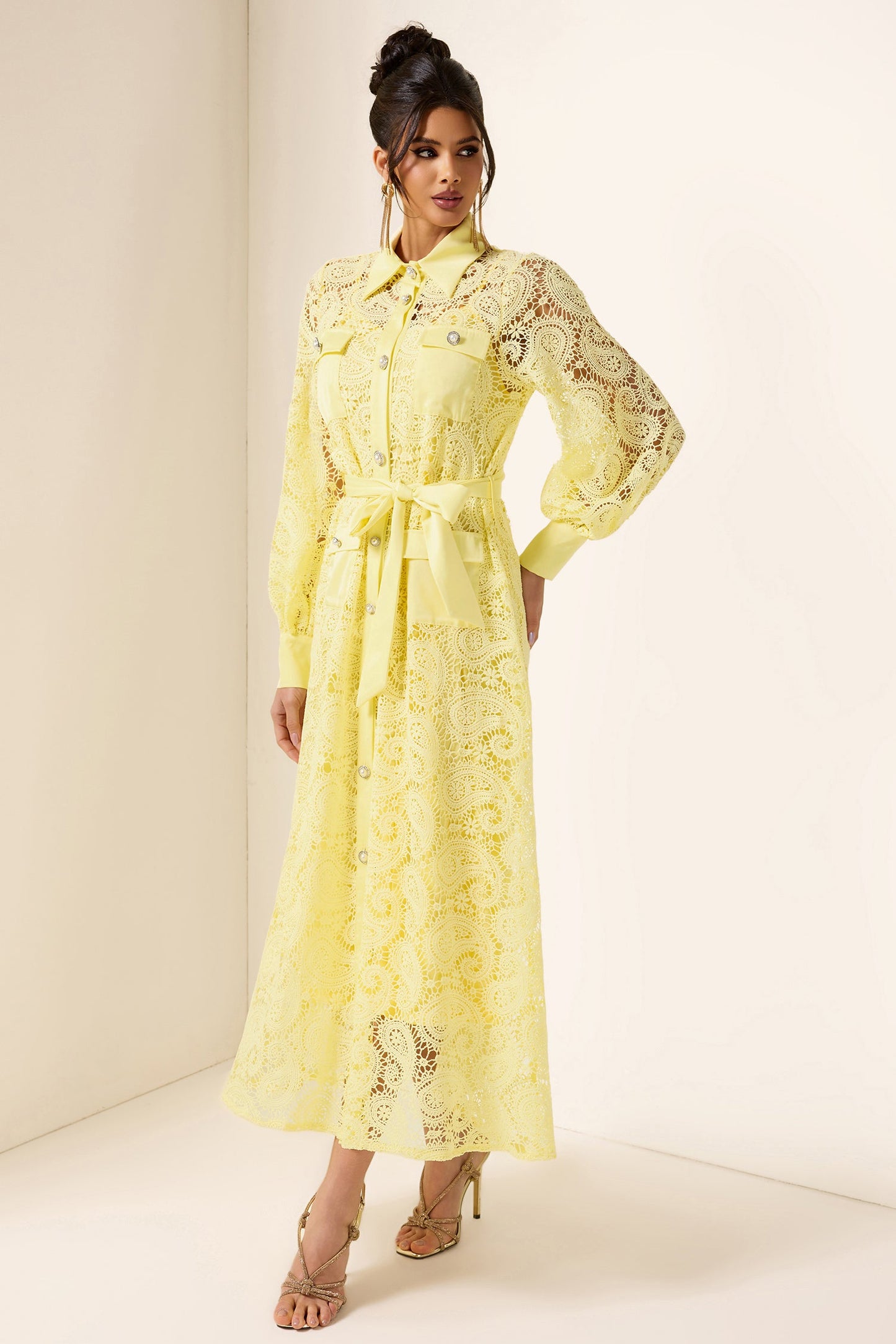 Classic Vintage Dress with a Flattering Fit