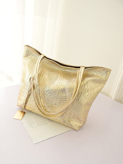 Polished Bag with an Effortless Classic Look