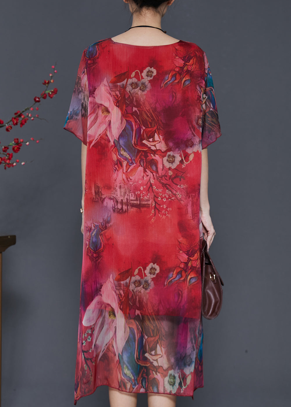 Beautifully Crafted Dress in a Classic Style