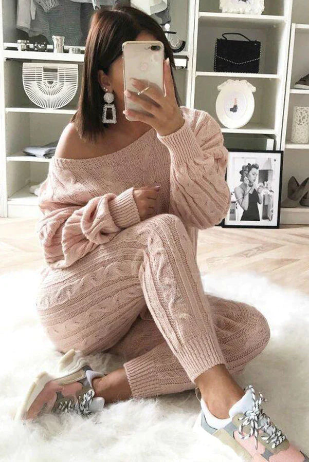 Effortlessly Elegant Sweater with a Timeless Design