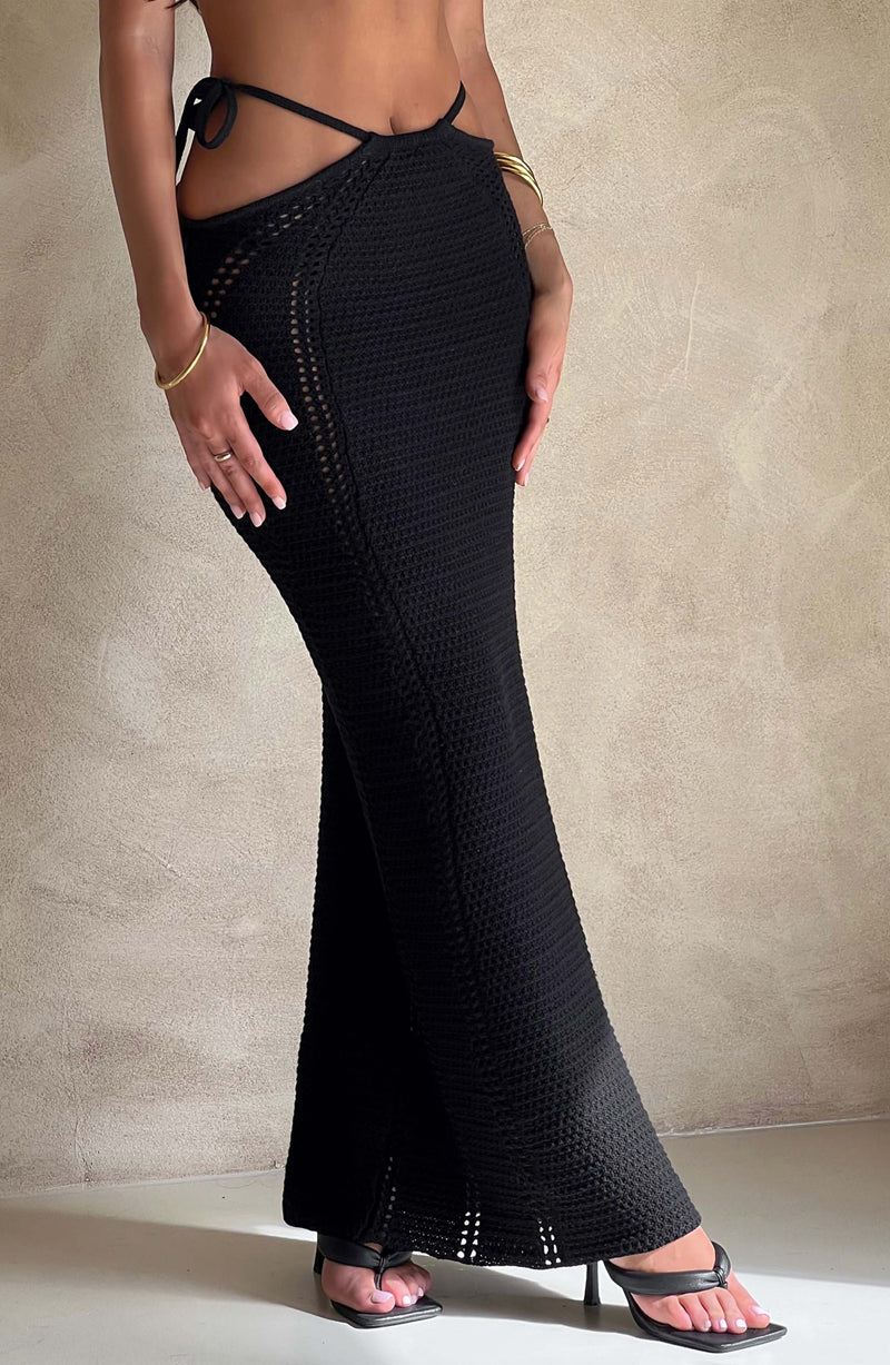 Effortlessly Elegant Garment with a Timeless Design