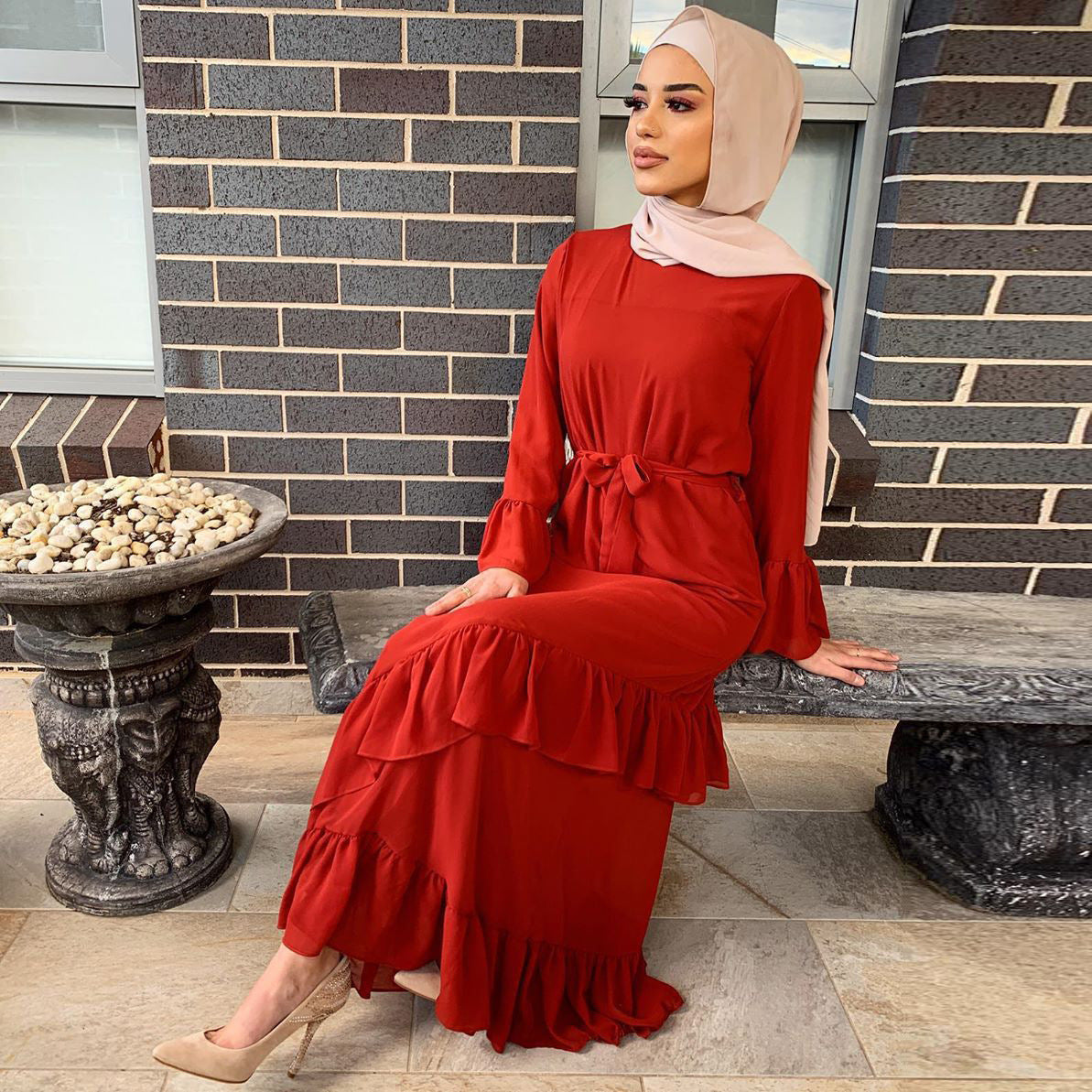 Beautifully Crafted Dress in a Classic Style