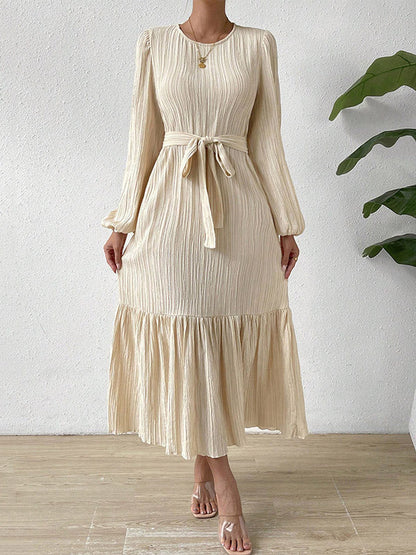Effortlessly Elegant Dress with a Timeless Design